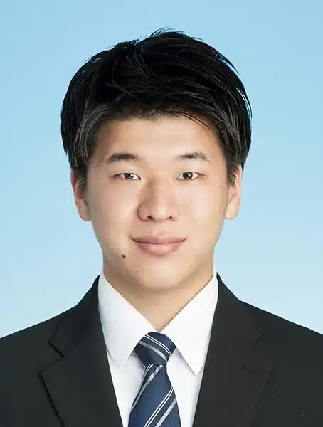 男性の就活証明写真|短髪を自然に整えたヘアセット例