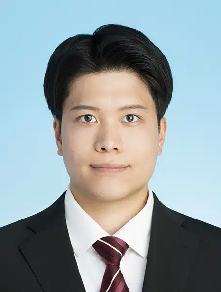 男性の就活証明写真|ボリュームを整えたヘアセット例